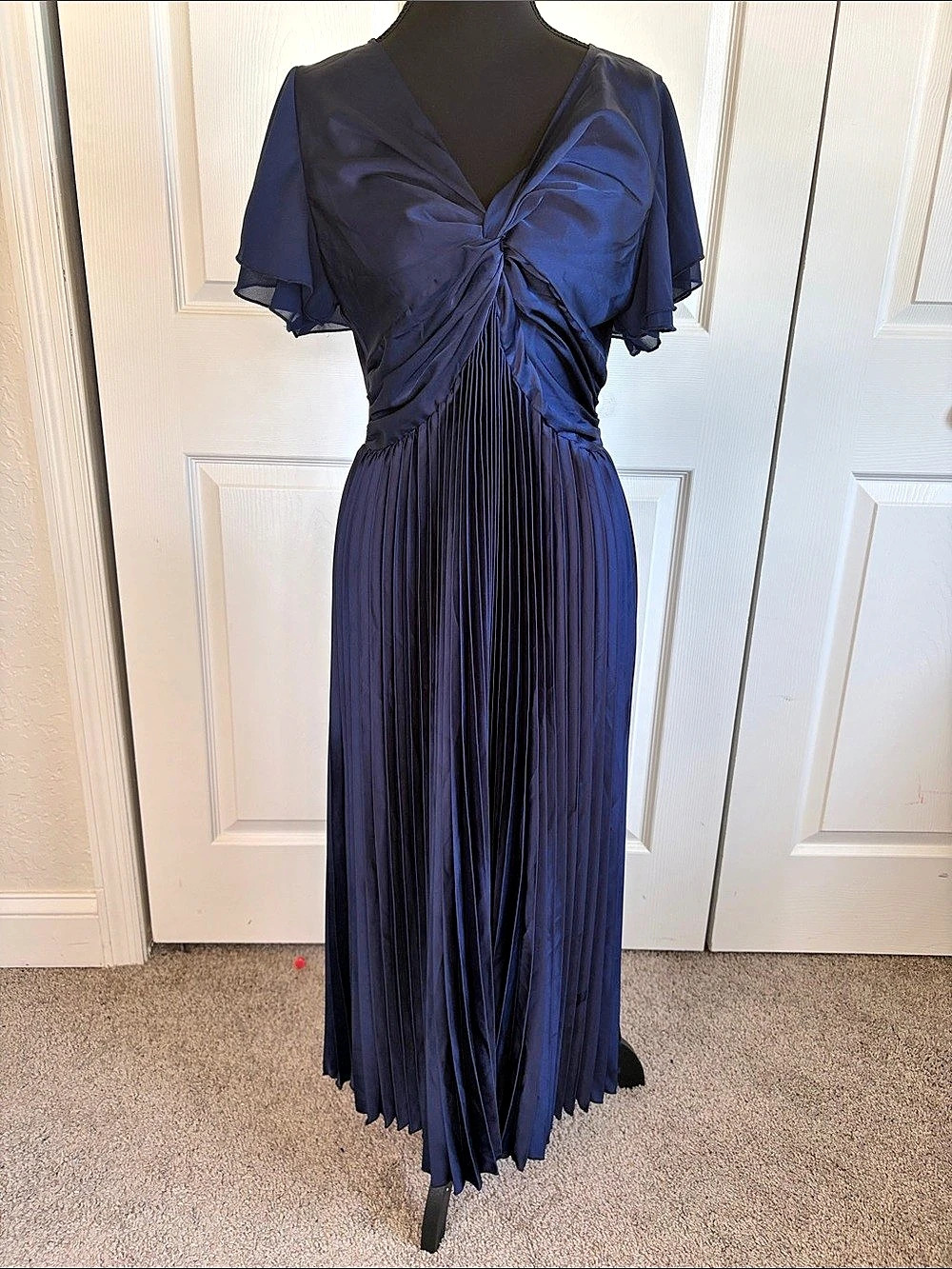 Petal Pup Navy Nova Flutter Sleeve Pleated Midi Dress M NWT Formal Bridesmaid